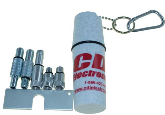 Adapterkit i plastbehållare