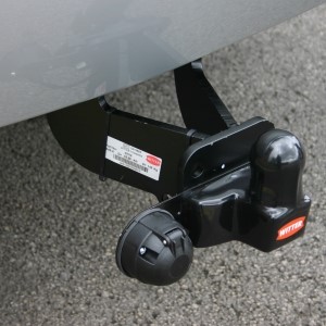Tilhengerfeste fast kule Witter Toyota Hilux 2015– WITTER