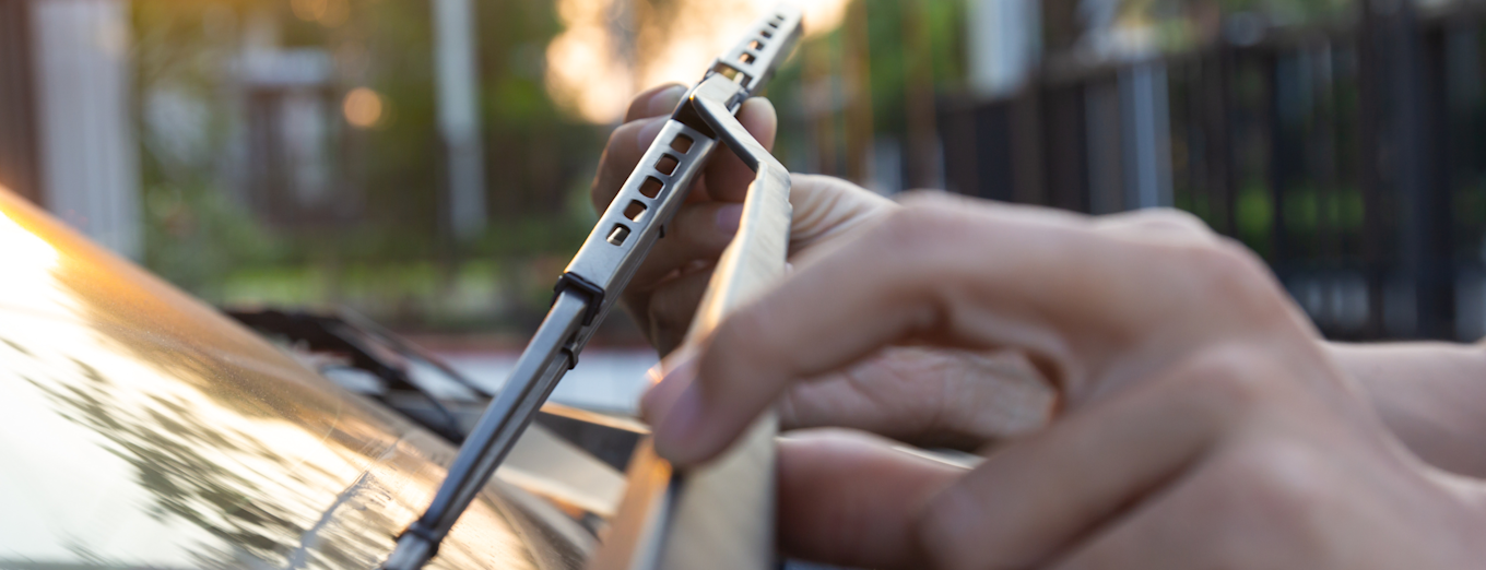 Skifte av vindusvisker på bil – enkel vedlikehold for bedre sikt